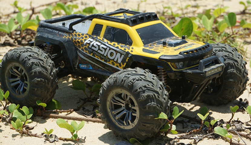 Pinecone Model SG-1201 112 2.4Ghz 4WD High Speed RC Crawler