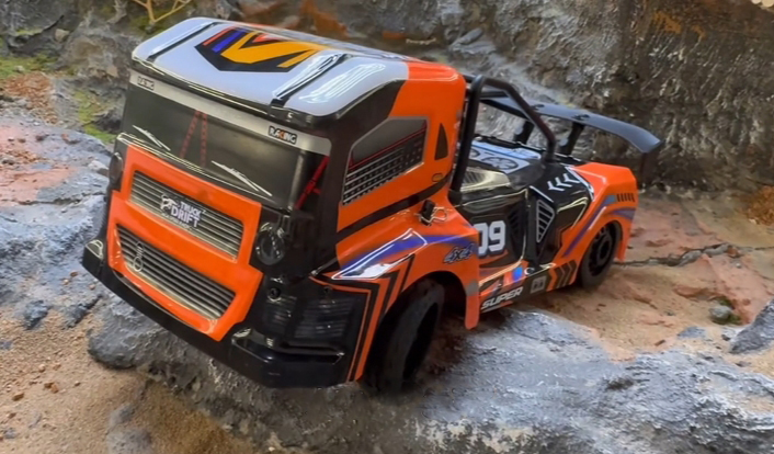 pinecone_model_sg_1609_rc_car_5